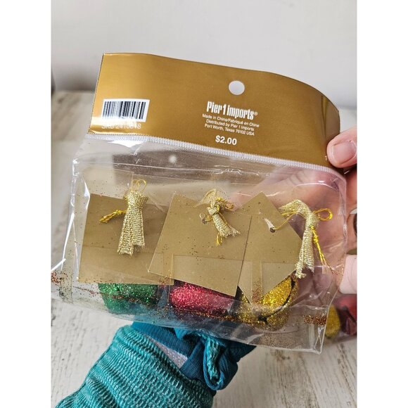 Pier 1 Bell gift tag set glitter unique present gold red green - Picture 4 of 4